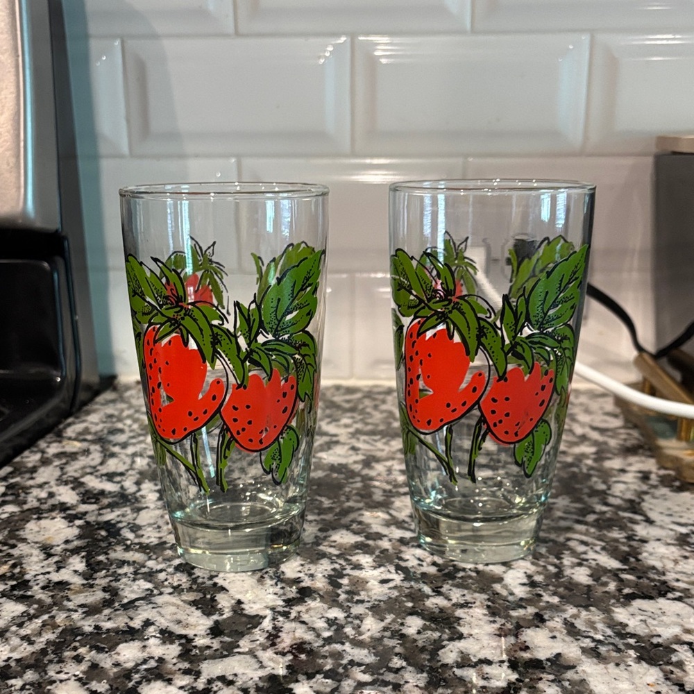 Strawberry Design Glass Tumblers